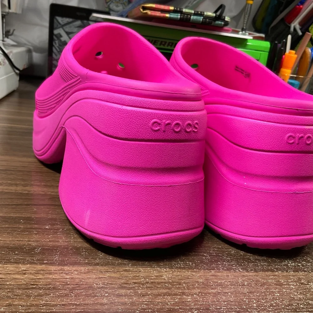 Crocs Siren clogs, neon hot pink, women’s 11, men’s 9 - Picture 6 of 11